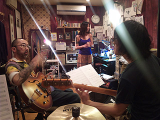 細部確認中のshin VS 晋